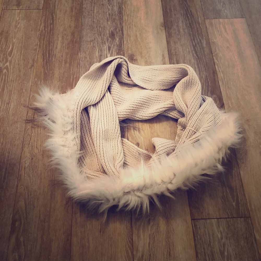 CAbi infinity scarf